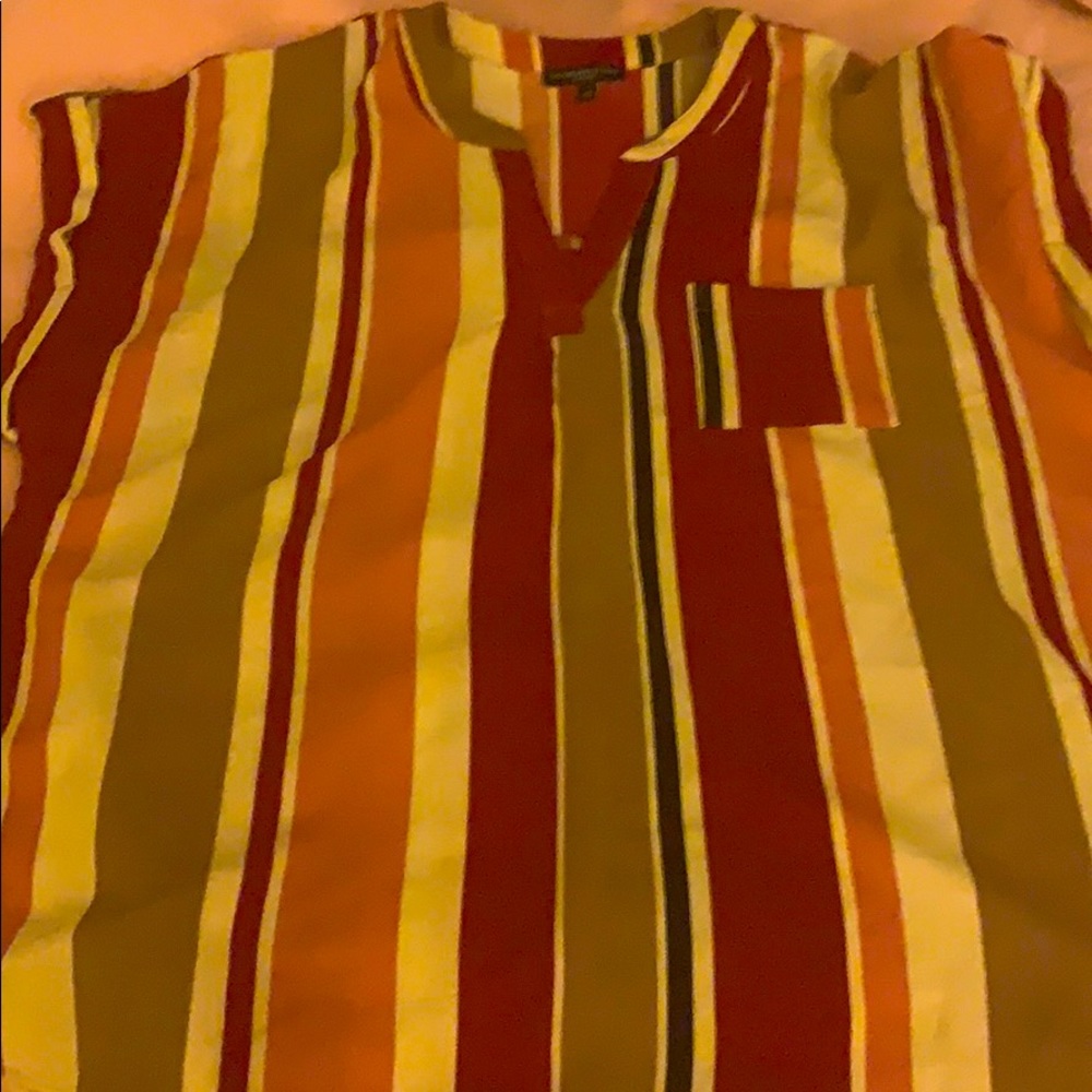 Short sleeved bottom sleeve striped blouse